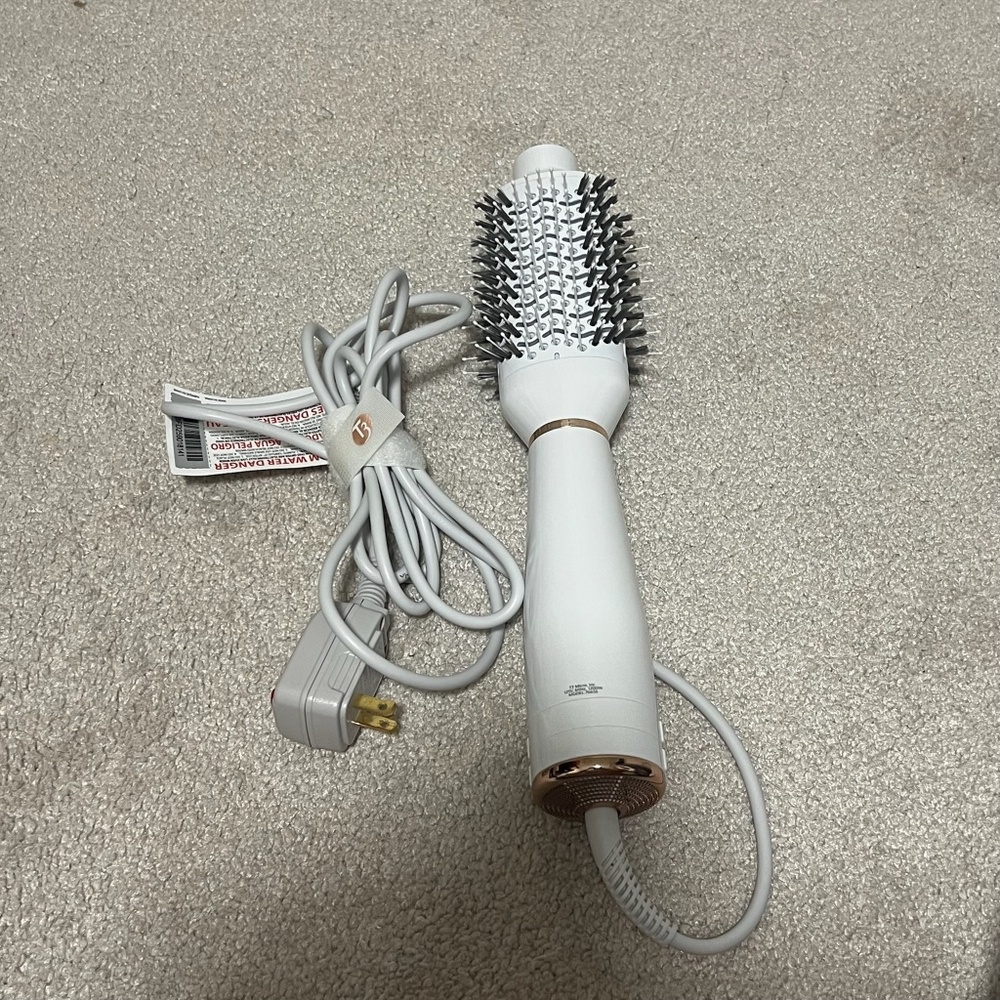 NEW T3 Airebrush Duo Blow Dry Brush White Round Brush Styler